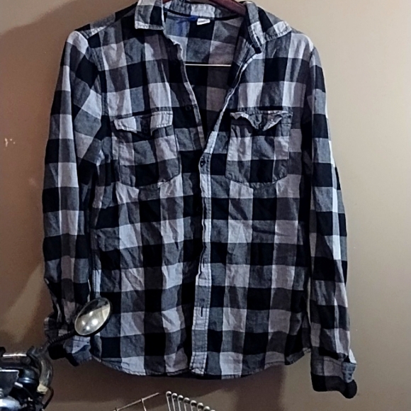 Women's size small Divided black and grey flannel buttoned shirt - Picture 1 of 4